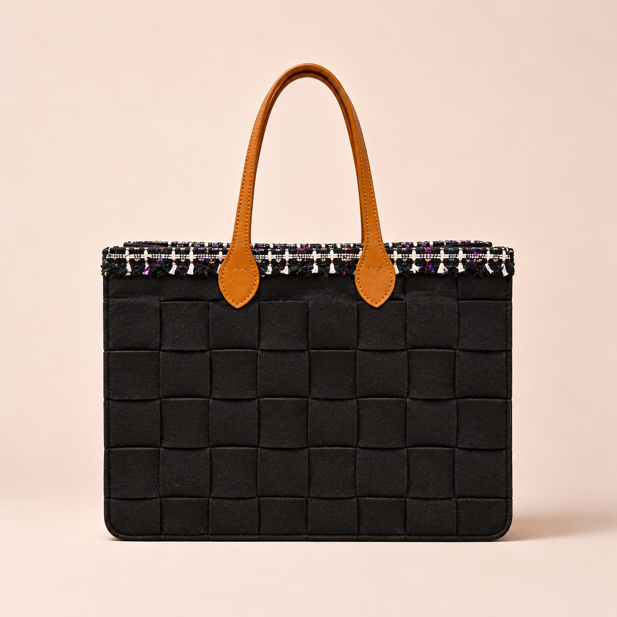 BOLSO MEDIANO TRAMA FIELTRO NEGRO