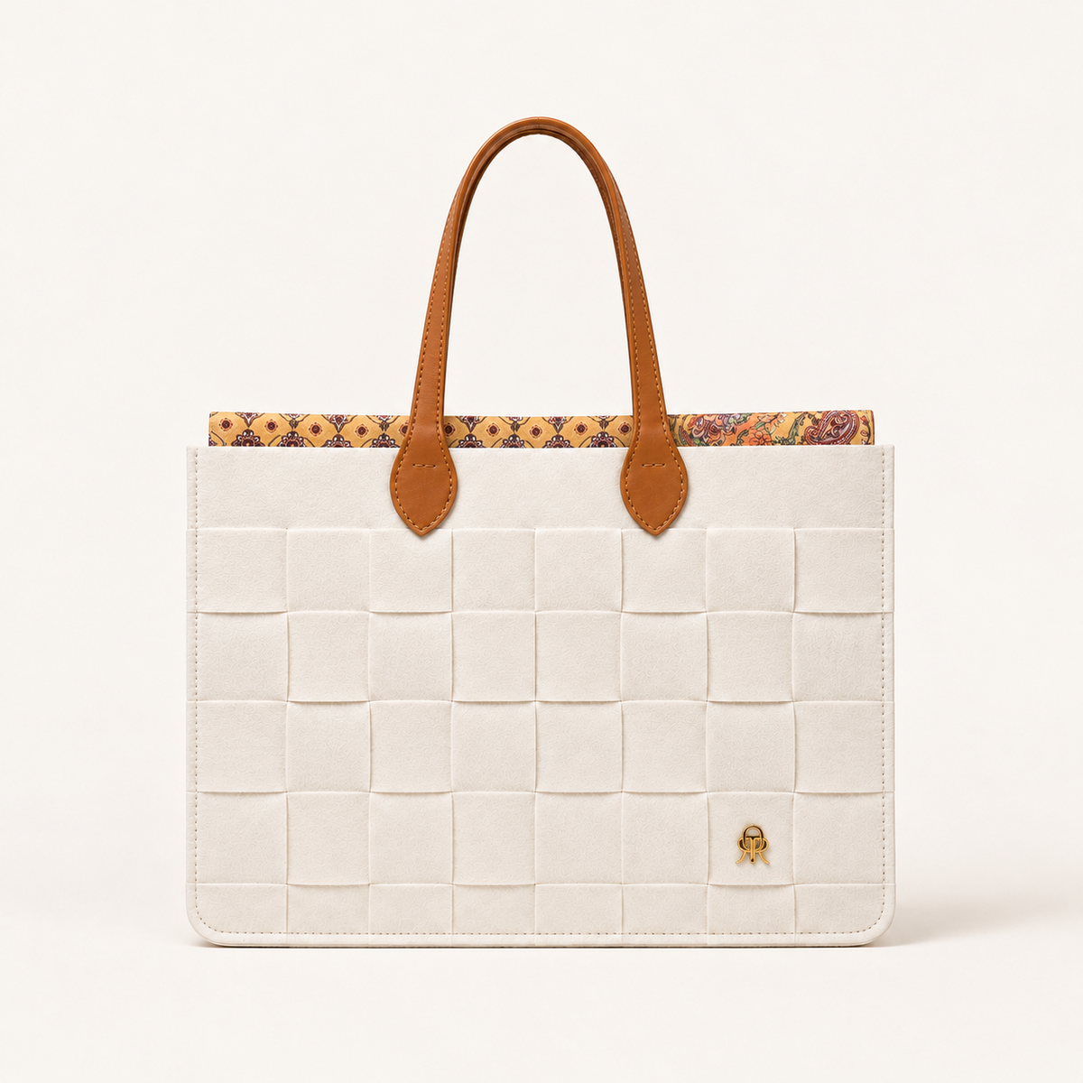 BOLSO MEDIANO TRAMA FIELTRO OFF WHITE